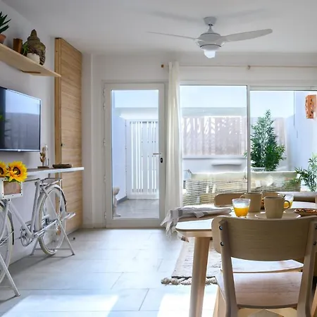 Hébergement de vacances La Islena House - Near The Beach, Air-con, Fast Wifi And Sat Tv By Lanzarote