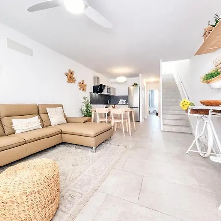 La Islena House - Near The Beach, Air-con, Fast Wifi And Sat Tv By Lanzarote Hébergement de vacances *