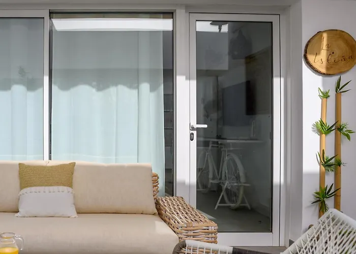 Dom wakacyjny La Islena House - Near The Beach, Air-con, Fast Wifi And Sat Tv By Lanzarote