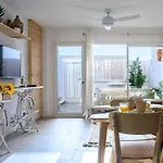 Ferienhaus La Islena House - Near The Beach, Air-con, Fast Wifi And Sat Tv By Lanzarote