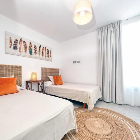 펜션 La Islena House - Near The Beach, Air-con, Fast Wifi And Sat Tv By Lanzarote *