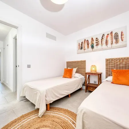 La Islena House - Near The Beach, Air-con, Fast Wifi And Sat Tv By Lanzarote